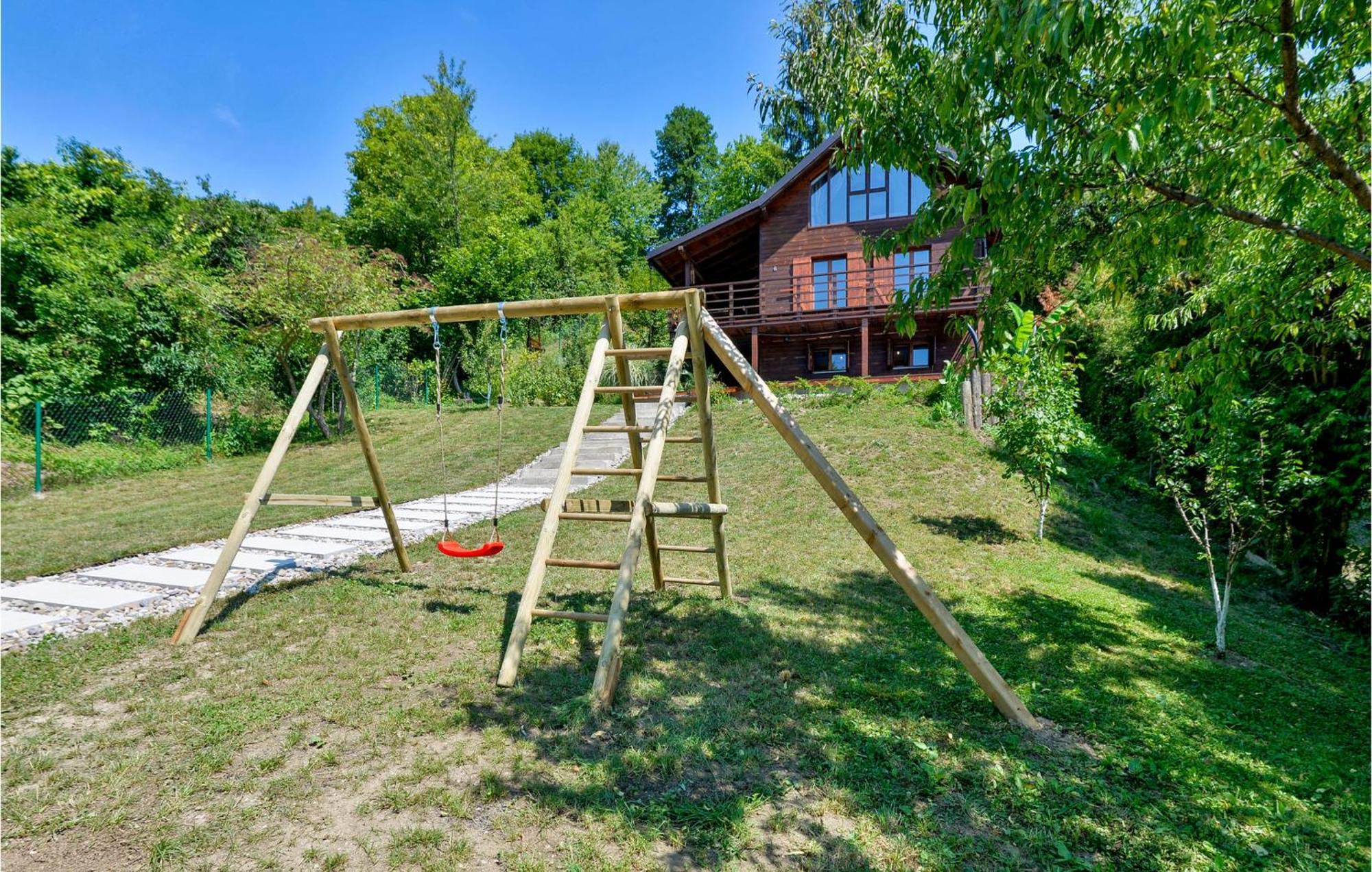 2 Bedroom Gorgeous Home In Trstenik Puscanski Екстериор снимка