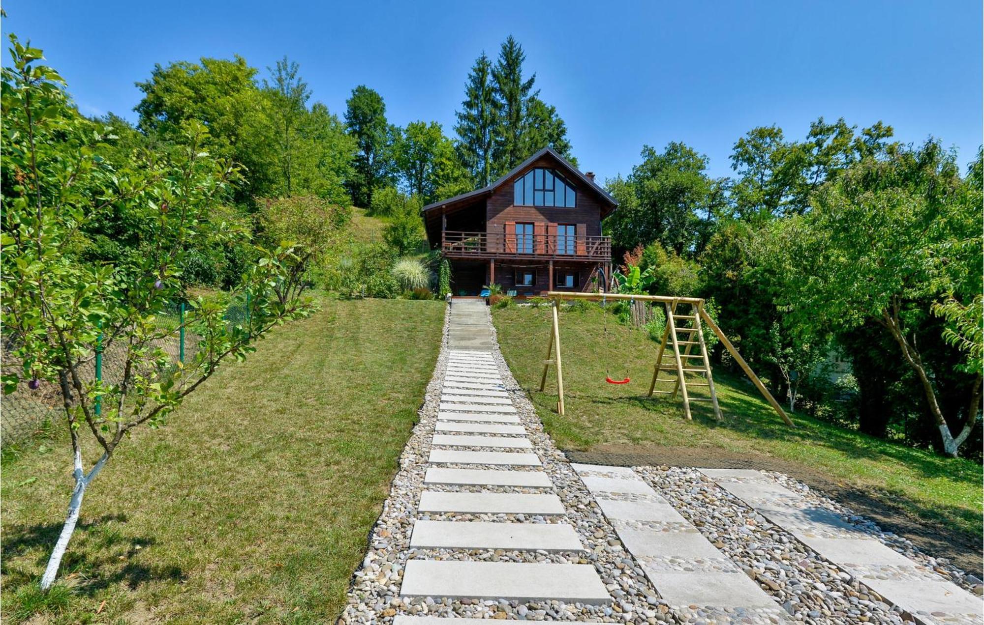 2 Bedroom Gorgeous Home In Trstenik Puscanski Екстериор снимка